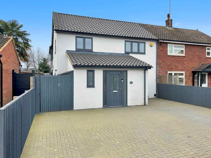 4 Bedroom Semi-Detached House To Rent In Allanson Road, Marlow -, SL7