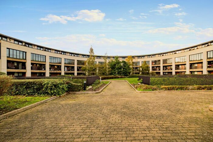 2 Bedroom Flat To Rent In Huntley Crescent, Campbell Park, MK9