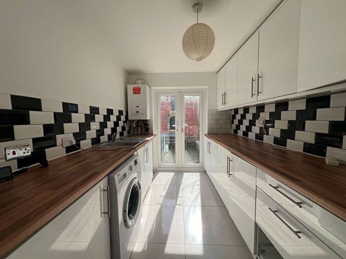 4 Bedroom Terraced House To Rent In Poplars Road, London, E17