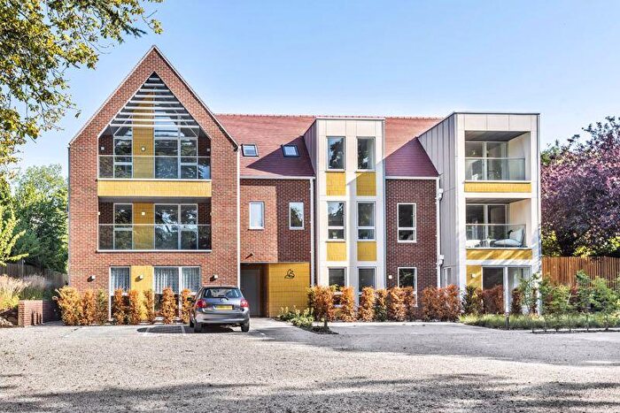 2 Bedroom Flat To Rent In Foxley Lane, West Purley, CR8