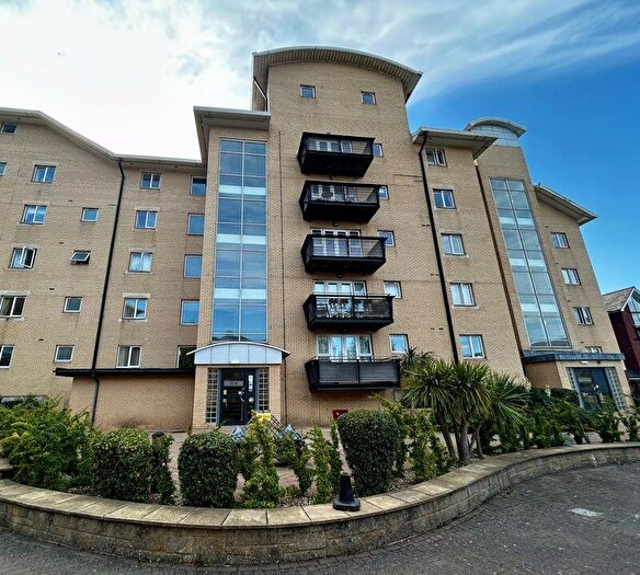2 Bedroom Flat To Rent In Adventurers Quay, Cardiff, CF10