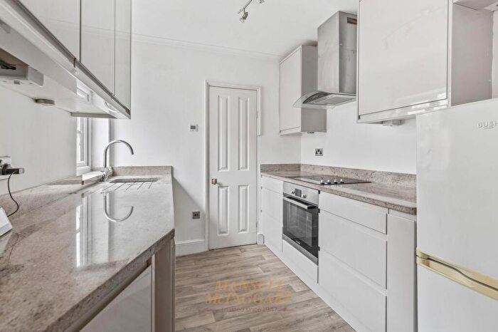1 Bedroom Maisonette For Sale In Queens Road, East Grinstead, RH19