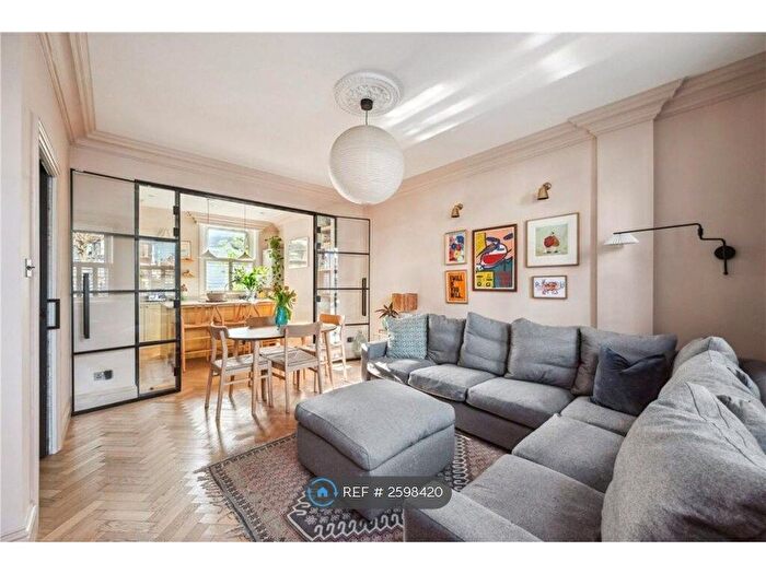 2 Bedroom Flat To Rent In Barmouth Road, London, SW18