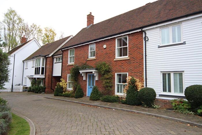 4 Bedroom Semi-Detached House To Rent In Shoesmith Lane, Kings Hill, ME19