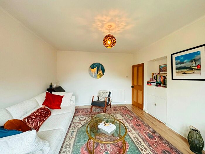 3 Bedroom Flat To Rent In Orchy Street, Cathcart, Glasgow, G44