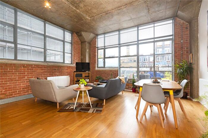 2 Bedroom Apartment To Rent In Wenlock Road, London, N1