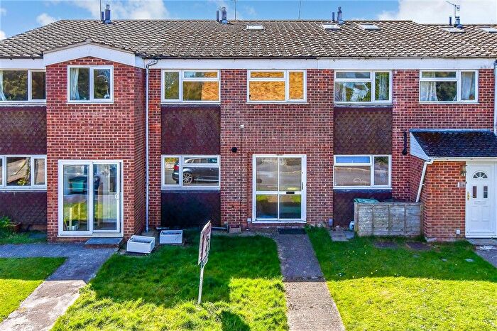 3 Bedroom Terraced House For Sale In Shirley Grove, Tunbridge Wells, Kent, TN4