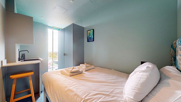 Studio To Rent In Uxbridge Road, Hayes, UB4