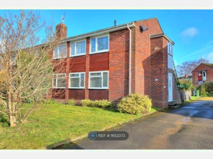 2 Bedroom Maisonette To Rent In Charnwood Crescent, Chandler's Ford, Eastleigh, SO53