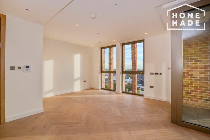 3 Bedroom Flat To Rent In Middle Yard, Dudden Hill Lane, London, NW10