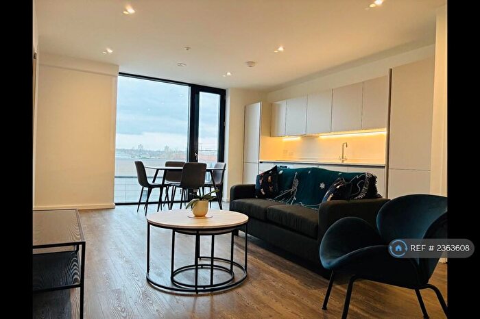 2 Bedroom Flat To Rent In Maristone Avenue, Salford, M3