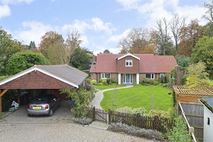 3 Bedroom Detached House For Sale In The Close, Wonersh, GU5