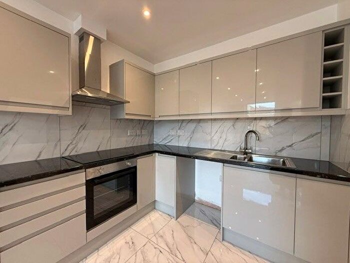 1 Bedroom Flat To Rent In High Street, Chatham, ME4