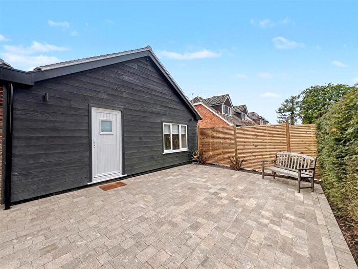 Studio To Rent In Dorking Road, Great Bookham, KT23