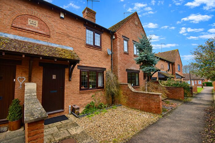 2 Bedroom Terraced House For Sale In Lunchfield Walk, Northampton, NN3