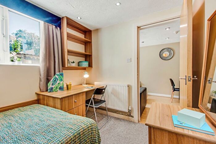 1 Bedroom Terraced House To Rent In Woodsley Road, Leeds, LS3