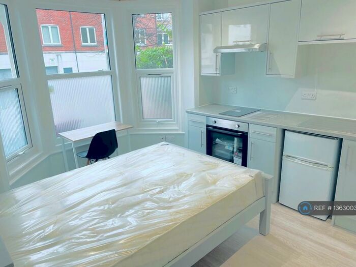 Studio To Rent In Southampton Street, Reading, RG1