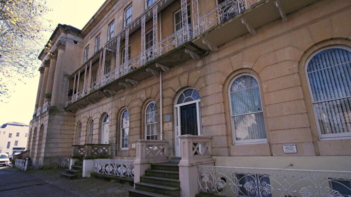 2 Bedroom Apartment To Rent In Montpellier, GL50