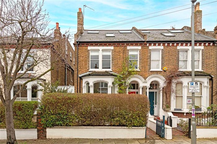 5 Bedroom End Of Terrace House For Sale In Sugden Road, London, SW11