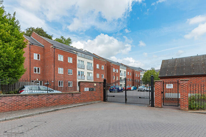 2 Bedroom Flat For Sale In Beech Road, Headington, OX3