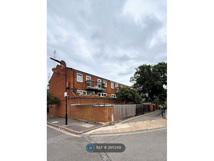 3 Bedroom Maisonette To Rent In Oldbury Court, London, E9