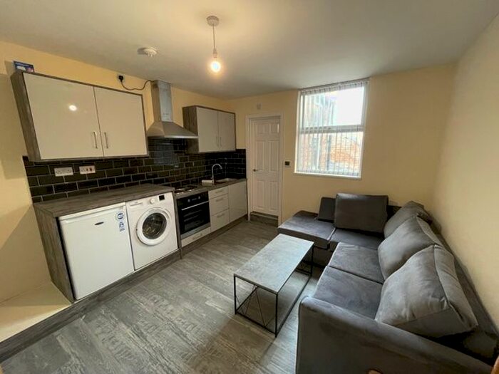 1 Bedroom Flat To Rent In A Hagley Road, Birmingham, B16