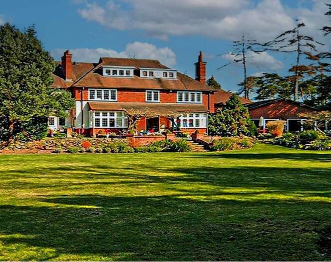 7 Bedroom Property To Rent In Golf Club Road, Hook Heath, Woking GU22