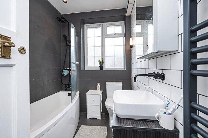 1 Bedroom Flat To Rent In Claremont Close, Islington, London, N1