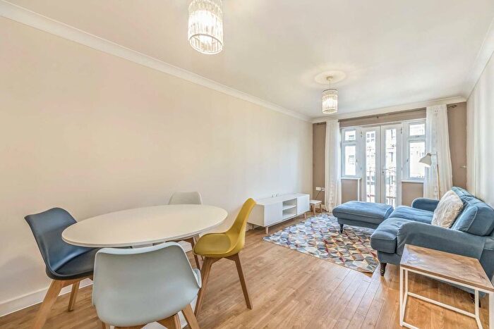 2 Bedroom Flat To Rent In Fulham Road, Fulham, SW6