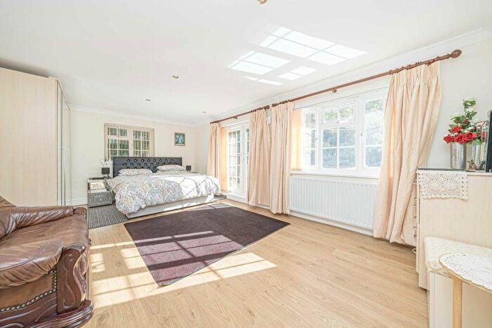 5 Bedroom Detached House For Sale In Cranley Road, Walton On Thames, KT12