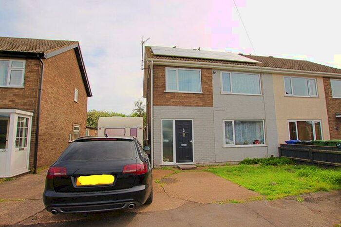 3 Bedroom Semi-Detached House To Rent In Talbot Road, Immingham, DN40