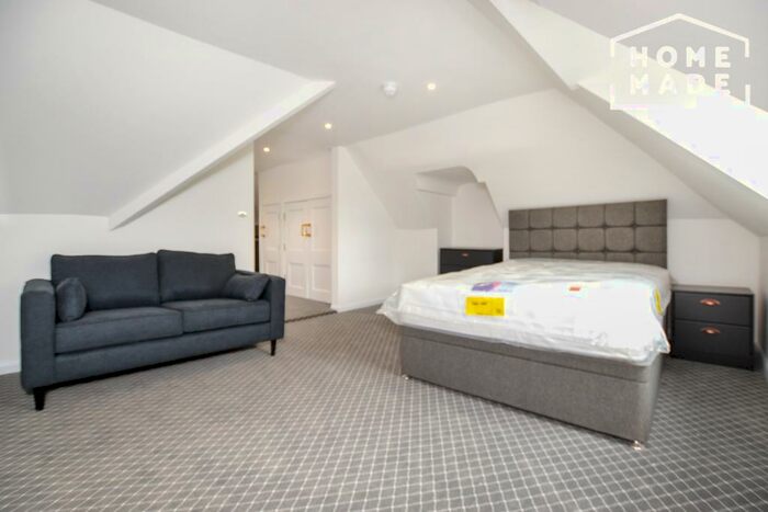 Studio To Rent In Clare Hall Manor, Hertfordshire, EN6