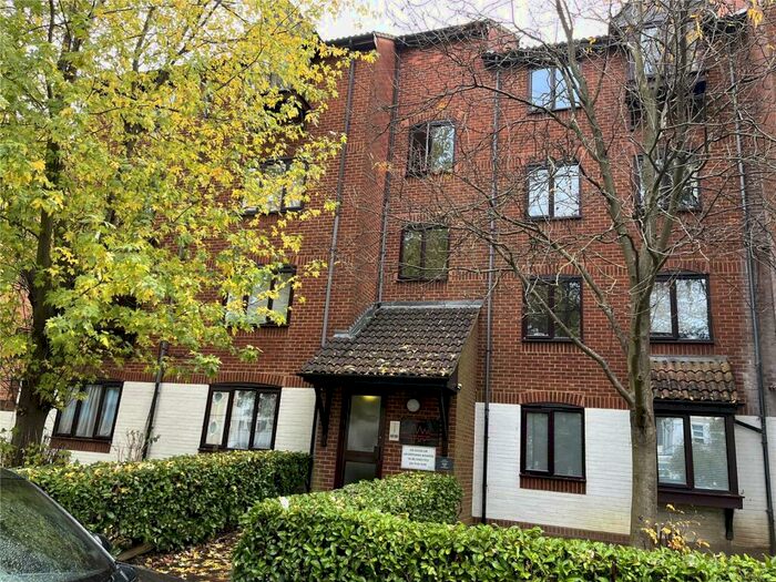 1 Bedroom Apartment To Rent In High Street, Purley, CR8