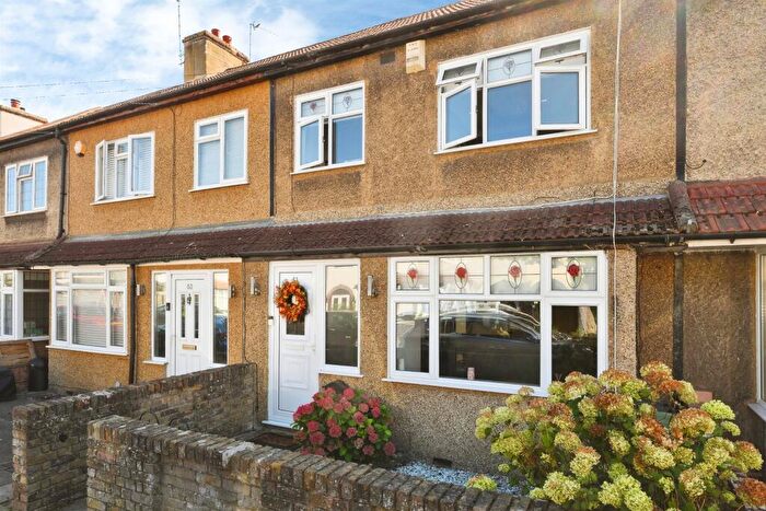 3 Bedroom Terraced House For Sale In Murchison Road, Hoddesdon, EN11