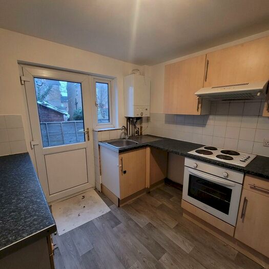 4 Bedroom Flat To Rent In Seaview Road, SS3