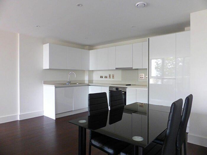 2 Bedroom Flat To Rent In Cawthorne House -, P14