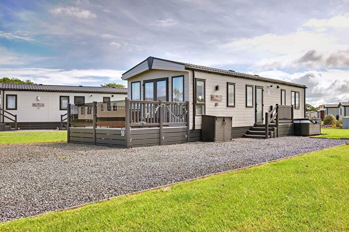 2 Bedroom Mobile/park Home For Sale In Marlow Lodge, Cameron, St Andrews, KY16