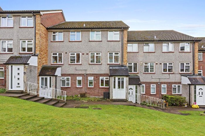 2 Bedroom Apartment For Sale In Rectory Avenue, High Wycombe, HP13