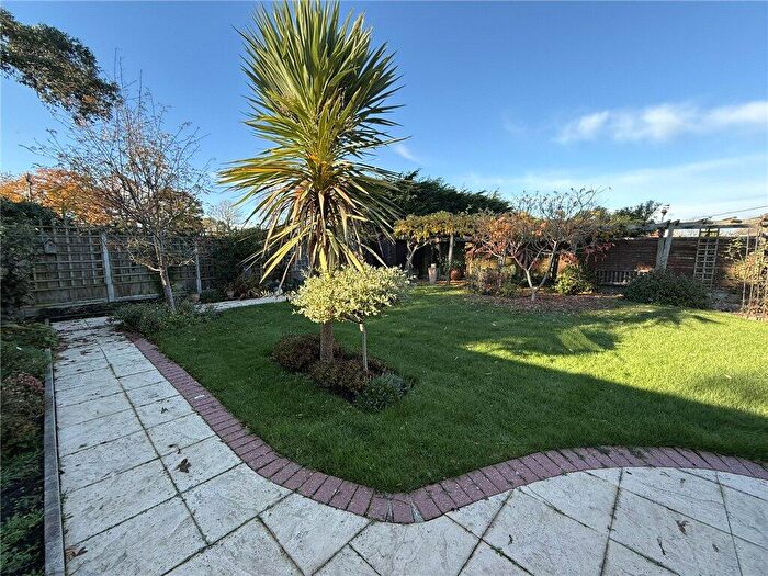 3 Bedroom Bungalow For Sale In Jaywick Lane, Clacton-on-Sea, Essex, CO15