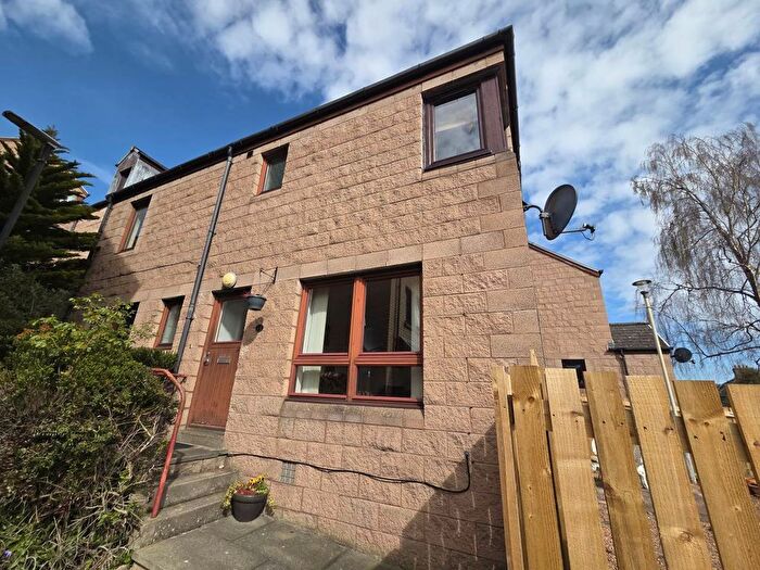 3 Bedroom Semi Detached House To Rent In Seafield Lane, Dundee, DD1