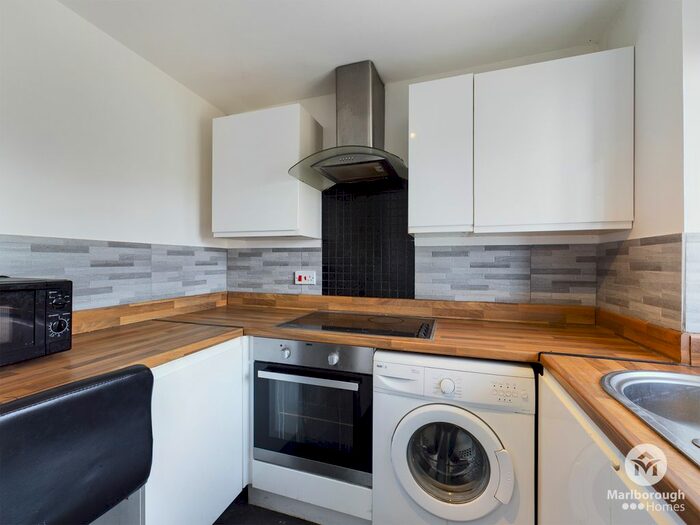 Studio To Rent In Blacksmiths Close, Chadwell Heath, Romford, RM6