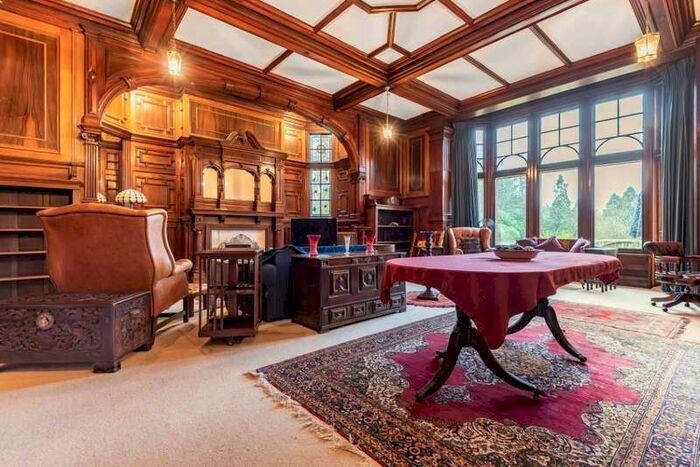 2 Bedroom Flat For Sale In Bucklebury Place, Upper Woolhampton, Reading, RG7