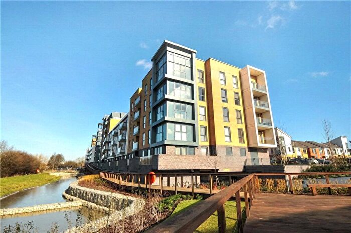 2 Bedroom Apartment For Sale In Drake Way, Reading, Berkshire, RG2