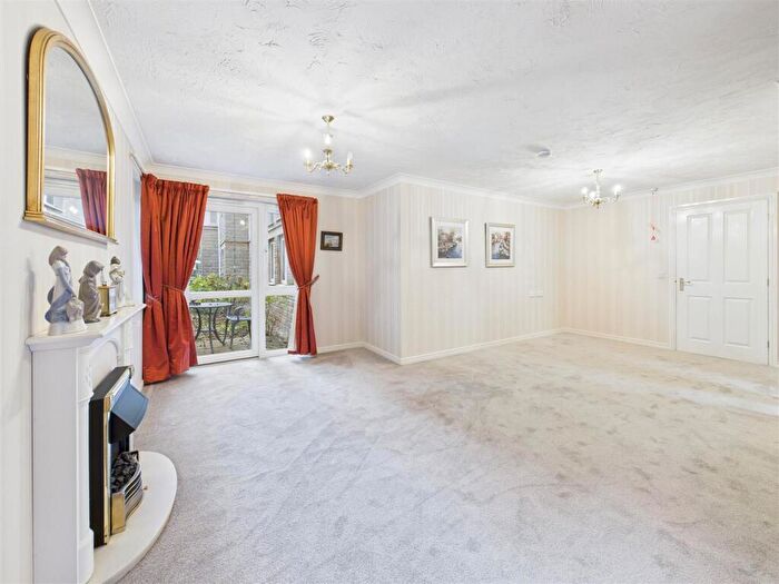 2 Bedroom Apartment For Sale In Bartin Close, Sheffield, S11