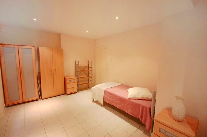 Studio To Rent In Wrights Lane, High Street Kensington, W8