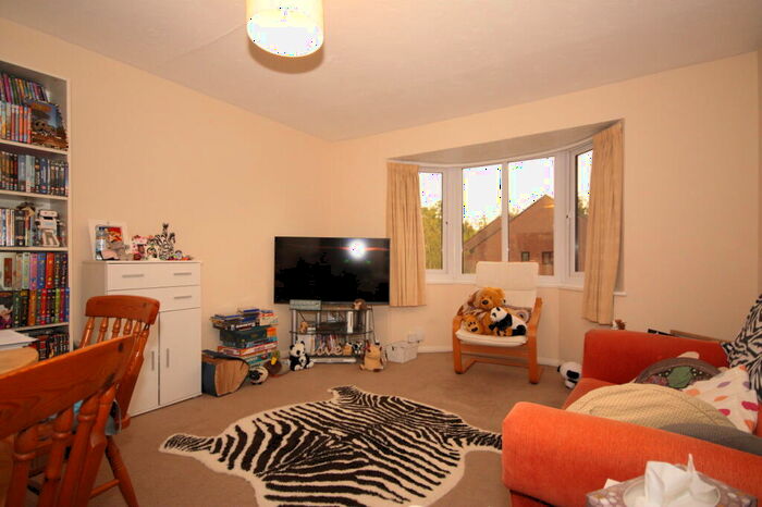 2 Bedroom Flat To Rent In Foxhills, Woking, GU21