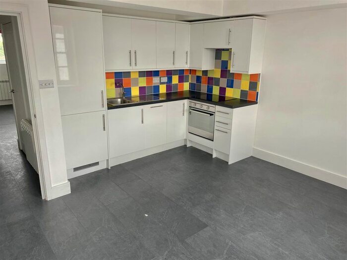 2 Bedroom Flat To Rent In Old Church Road, London, E4