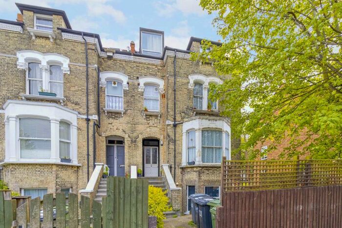 1 Bedroom Flat To Rent In Hopton Road, London, SW16