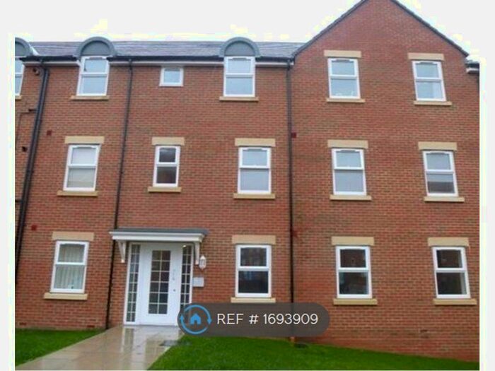 2 Bedroom Flat To Rent In Royal Wootton Bassett, Swindon, SN4