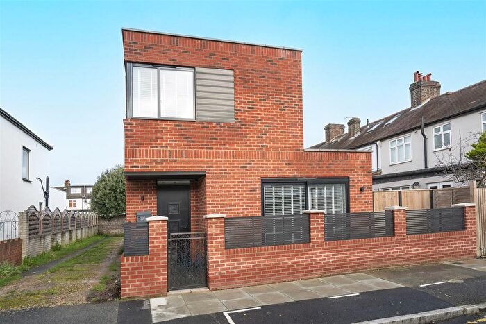 2 Bedroom Detached House For Sale In Christchurch Close, Colliers Wood, SW19